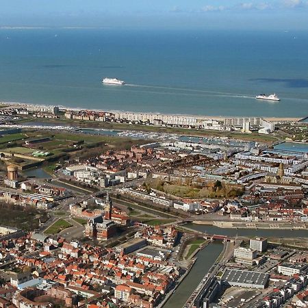 Le Familial Leilighet Calais Eksteriør bilde